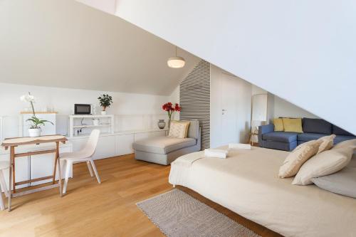 Luxury Apartment with Balcony in Downtown Lisbon