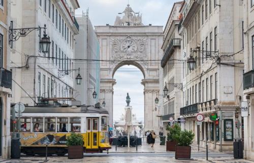 Luxury Apartment with Balcony in Downtown Lisbon