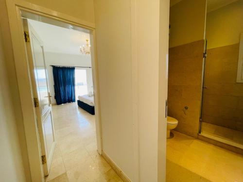 Bilik mandi di Luxury villa in gouna