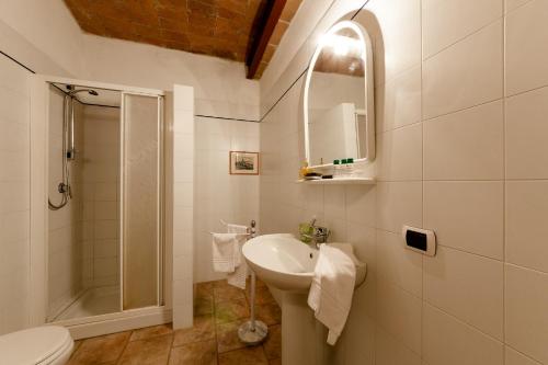 Vonios kambarys apgyvendinimo įstaigoje Agriturismo La Fonte Di Vivalda