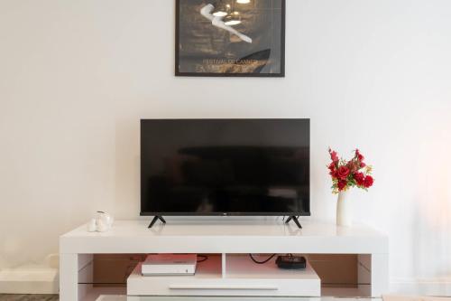 1-Br Apartment in Cannes Walk to the Beach