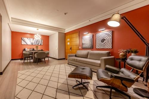 Ein Sitzbereich in der Unterkunft Mercure Camboriu