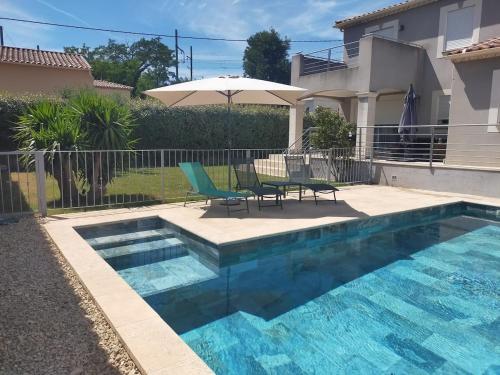 Joli studio piscine climatisé