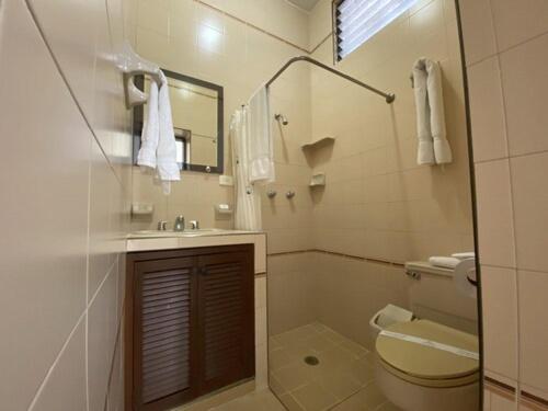 Bilik mandi di Hotel Stein Colonial