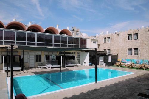 Bazén v ubytování Rich Boutique Hotel nebo v jeho okolí