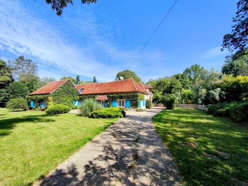 Champs du Moulin - Séjour à Roffey