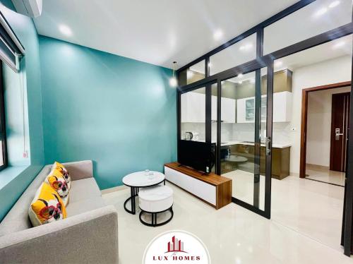 Posezení v ubytování The LuxHomes Apartment ᵀᴹ I SAKURA Hotel - 193 Văn Cao