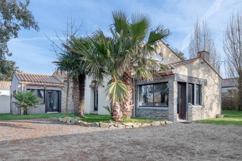 Maison avec dépendance pour 11 à 800m de la mer