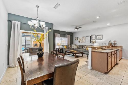 Wonderful 4 bed Family Home with Private Pool photo 8