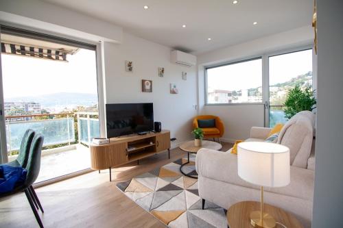 Luxury 1 Bed Apt Seafront Escape in Cannes