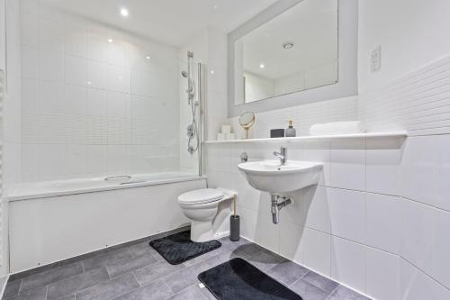 Stylish City Centre Apartment- 3 Beds photo 16
