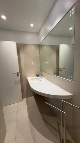 LA VIE Center Flat