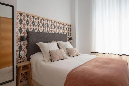 Arenal Carreteria Deluxe Suites by Valcambre