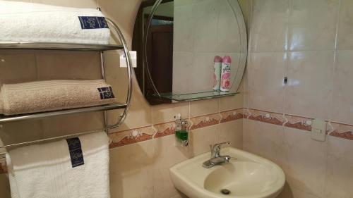 Apartamento Florangel Full Deluxe tesisinde bir banyo