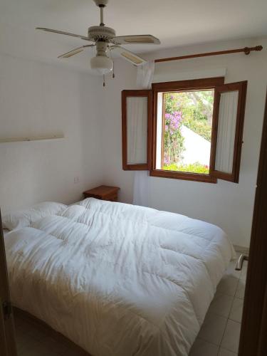 estudio para parejas con piscina en urbanizacion tranquila