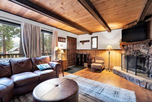 Ảnh trong thư viện ảnh của Little Naughty Pine Wi-Fi TV Ski ở Big Bear City