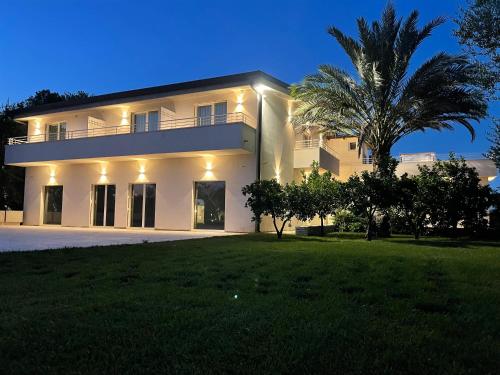 Κήπος έξω από το Villa Nascente