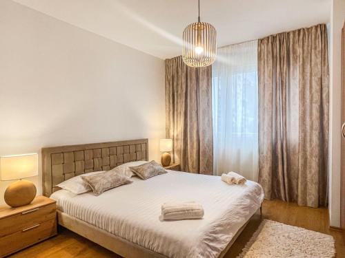 Apartment Lara - spacious and comfortable 2-bed, 2-bath apartment