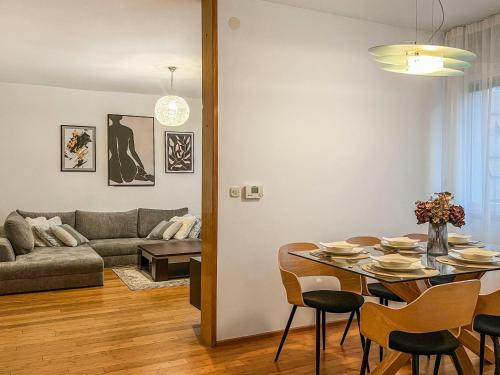 Apartment Lara - spacious and comfortable 2-bed, 2-bath apartment