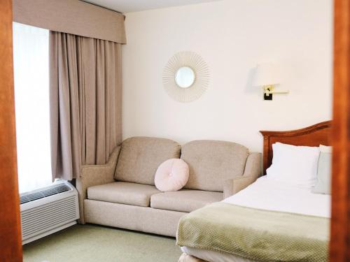 Ruang duduk di BATTURES Hotel Fjord Saguenay