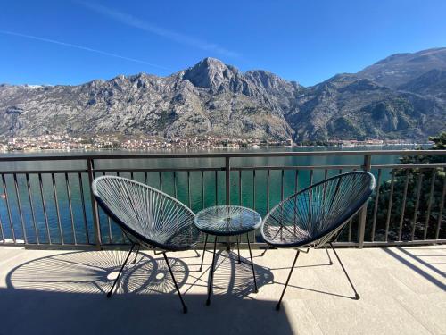Seafront Apartments House 44 Private Balcony Old Town View photo 2