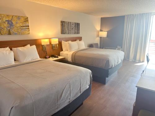 Postel nebo postele na pokoji v ubytování Quality Inn & Suites Fort Collins