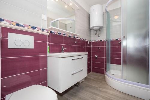 Apartments with WiFi Bol, Brac - 21411