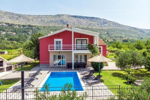 Family friendly house with a swimming pool Srinjine, Split - 23950