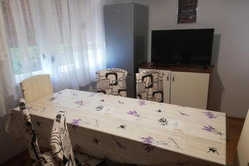 Apartments with parking space Crikvenica - 23997