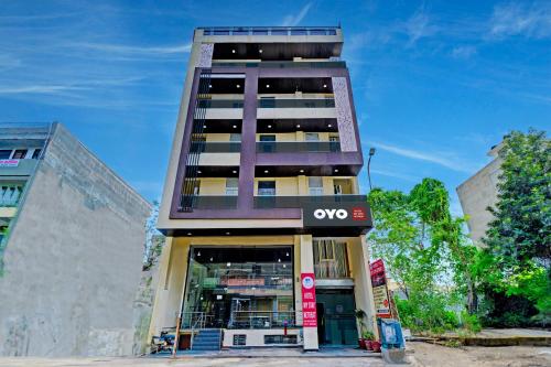 Tòa nhà nơi khách sạn tọa lạc