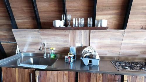 Kuchyň nebo kuchyňský kout v ubytování Glamping arcoiris r