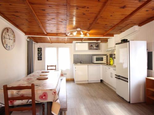 Appartement spacieux au Mont-Dore : 10 couchages, WIFI, proche thermes, animaux acceptés - FR-1-415-72