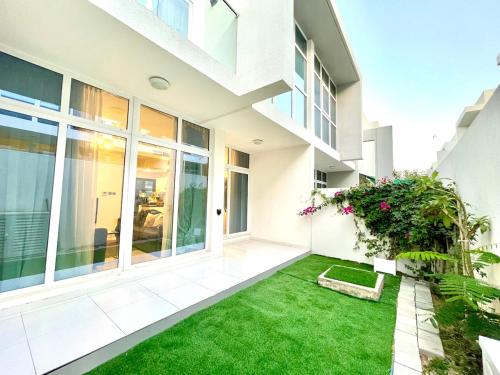 Amazing 3BHK Townhouse in Damac Hills 2 upto 10PLL