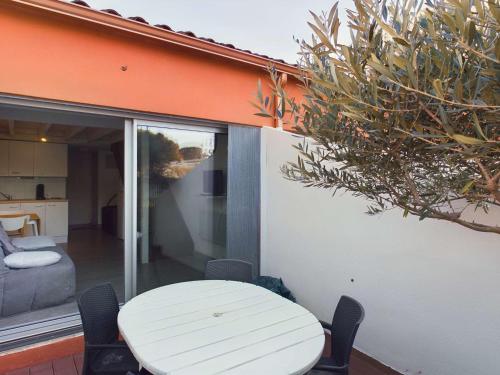 Appartement lumineux 2 pièces, terrasse, proche plage, parking, Grau D'Agde - FR-1-423-316