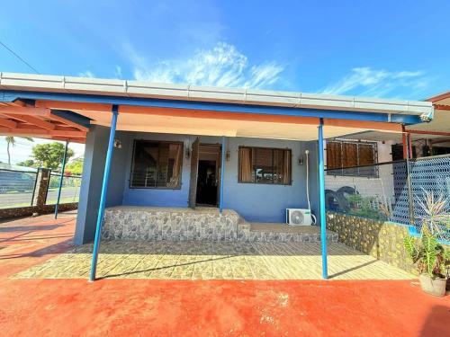 Bangunan di mana terletaknya rumah percutian