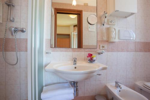 Koupelna v ubytování Hotel Cristina