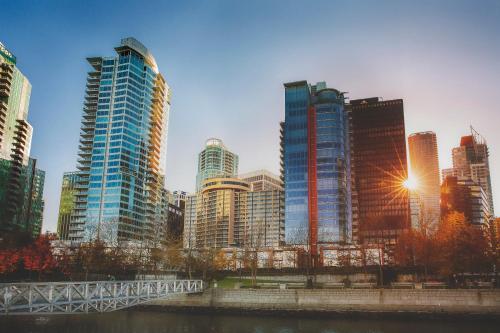 Pinnacle Hotel Harbourfront Image