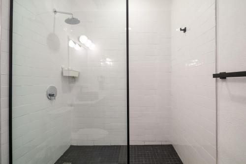 Ένα μπάνιο στο Soho House Old San Juan - Lux 2 bedroom apartment
