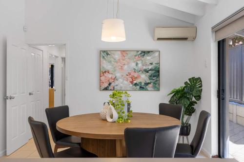 Φωτογραφία από το άλμπουμ του Spacious Family Getaway in West Leederville στο Περθ