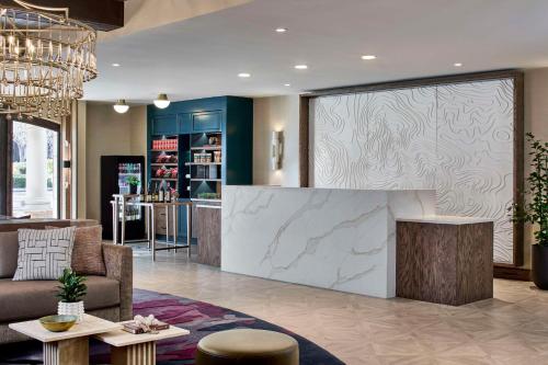 Posezení v ubytování Bellasera Hotel & Suites Paso Robles, Tapestry by Hilton