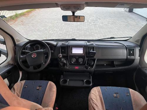 RognanにあるMotorhome in Northern Norwayの車内の景色