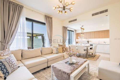 Conveniently Located Near Airport and Expo City 4BR Townhouse with Assistant Room at Parkside 2, Dubai South by Deluxe Holiday Homes