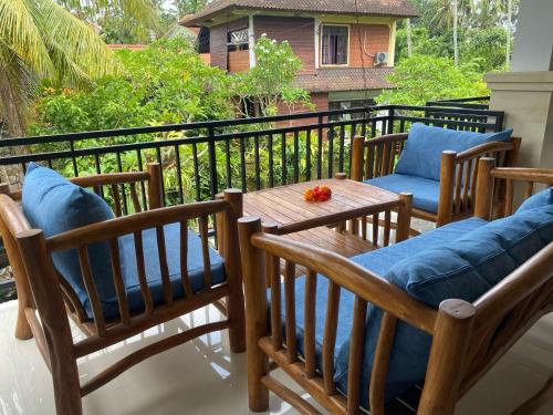 En balkon eller terrasse på Sabar House Ubud View by EPS