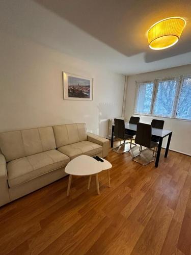 Nice 3 rooms 400m RER B direct Paris