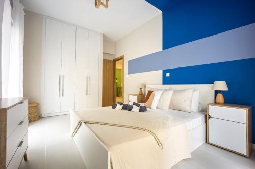 Modern Central Apartment with Balcony - Near Metro