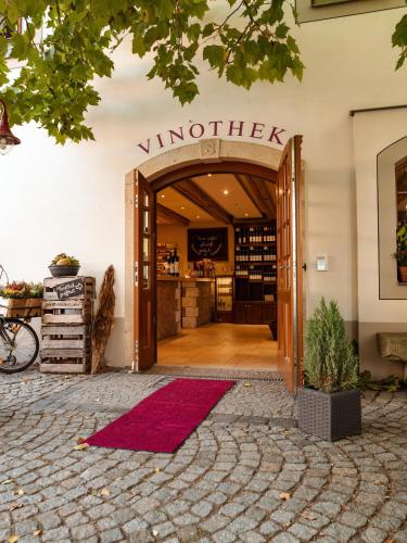 Η πρόσοψη ή η είσοδος του Weingut Schuh