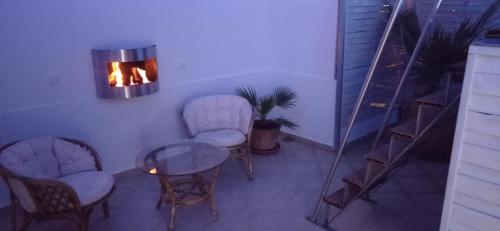 City Apartment with heated rooftop Pool
