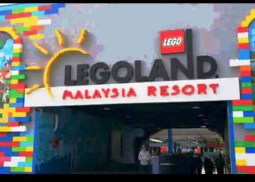 Certifikát, hodnocení, plakát nebo jiný dokument vystavený v ubytování Legoland- 6min walk Soccer Theme 8px with lakeview