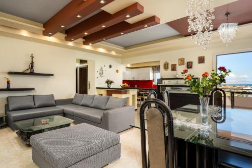 Stavroulas Amazing House