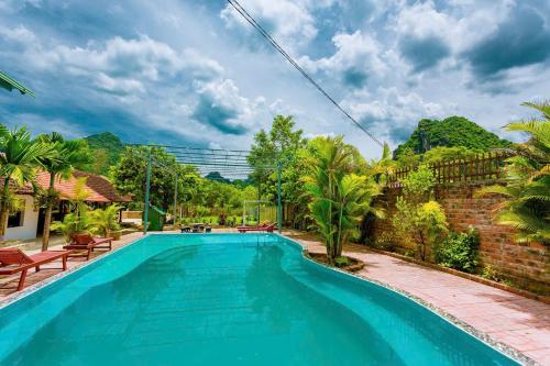 Kolam renang di atau dekat dengan Phong Nha Anh Quốc Homestay